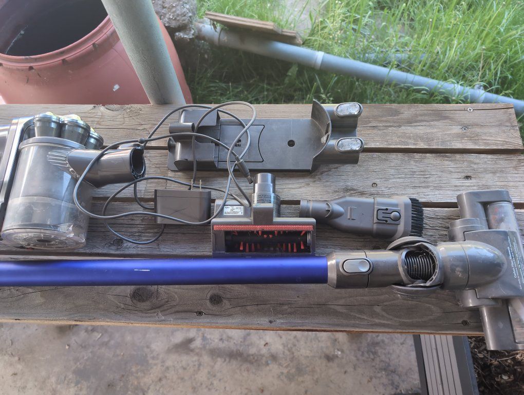 Dyson DC44 With powered head unit (no battery)