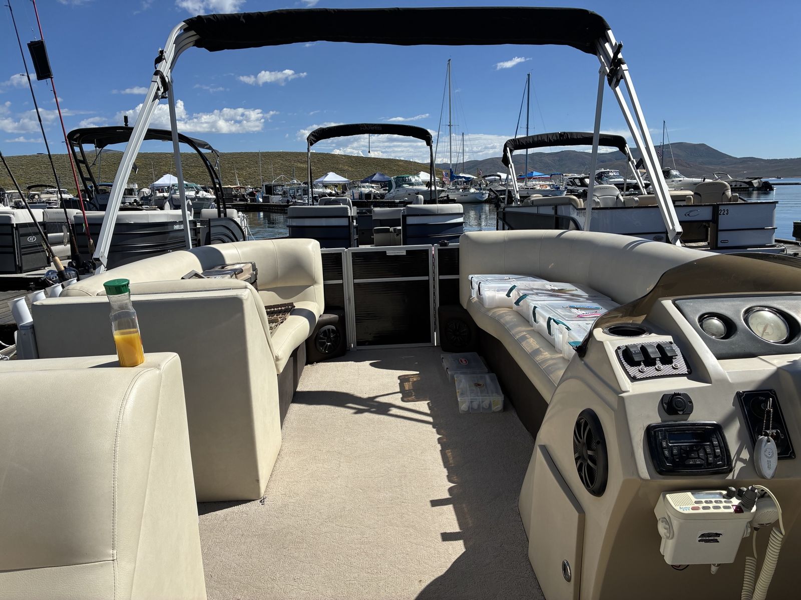 2015 Crest 22’ Pontoon Boat