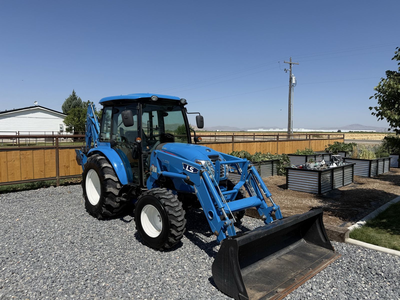 Low Hours LS 352 Tractor/Backhoe