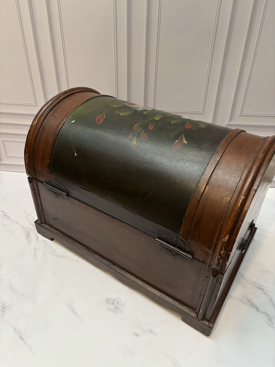 Main image 3