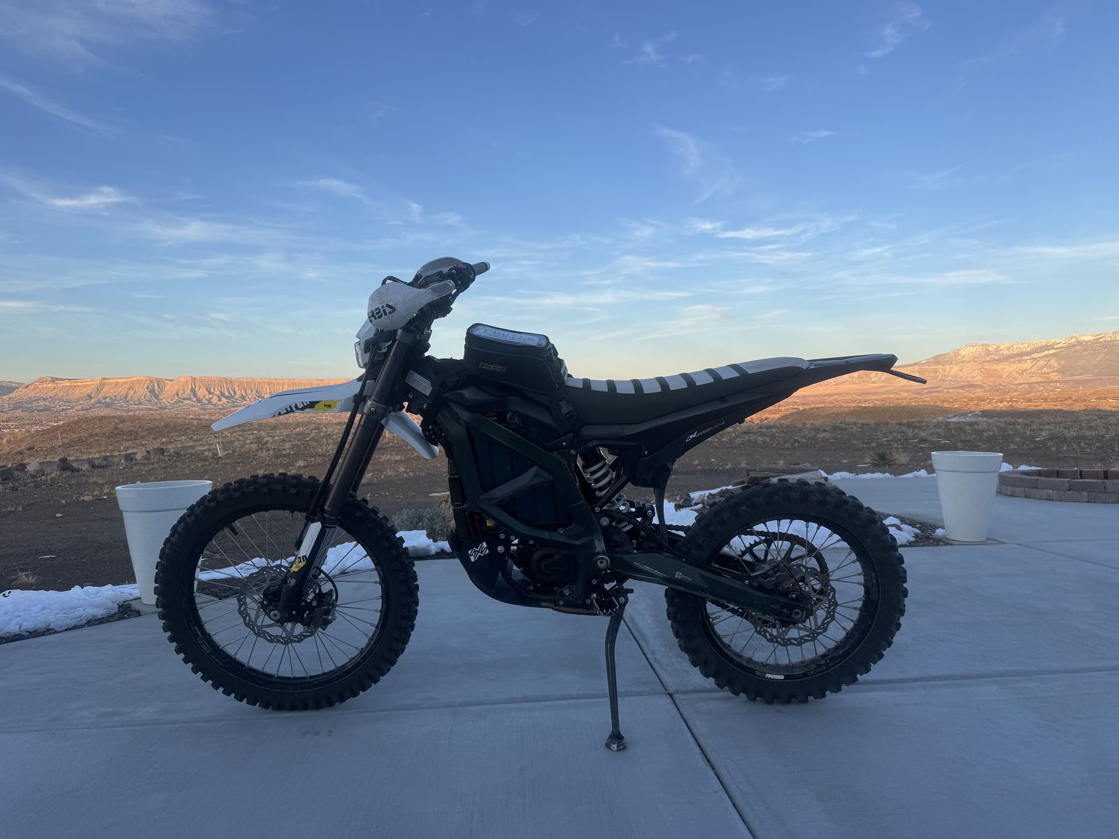 Surron ultra bee 2023