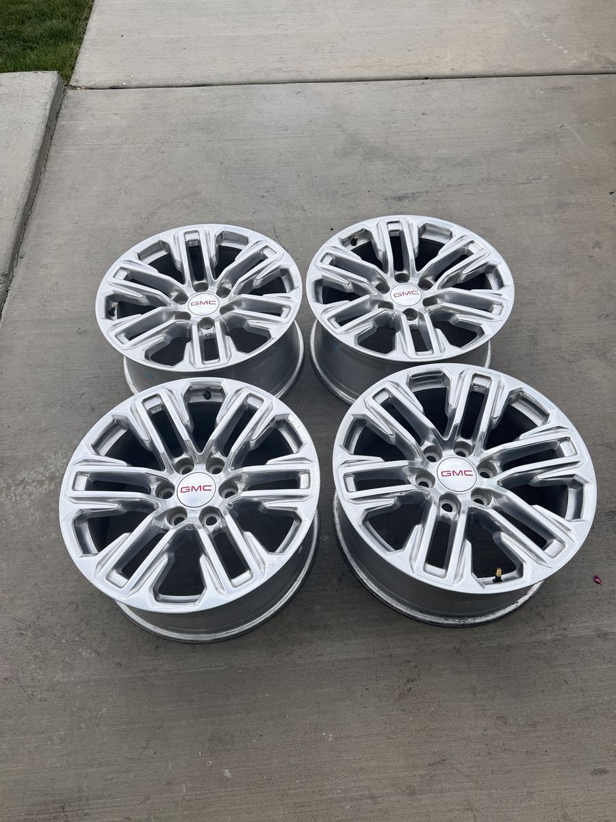 Gmc Yukon Denali Sierra Rims 20” with sensors like