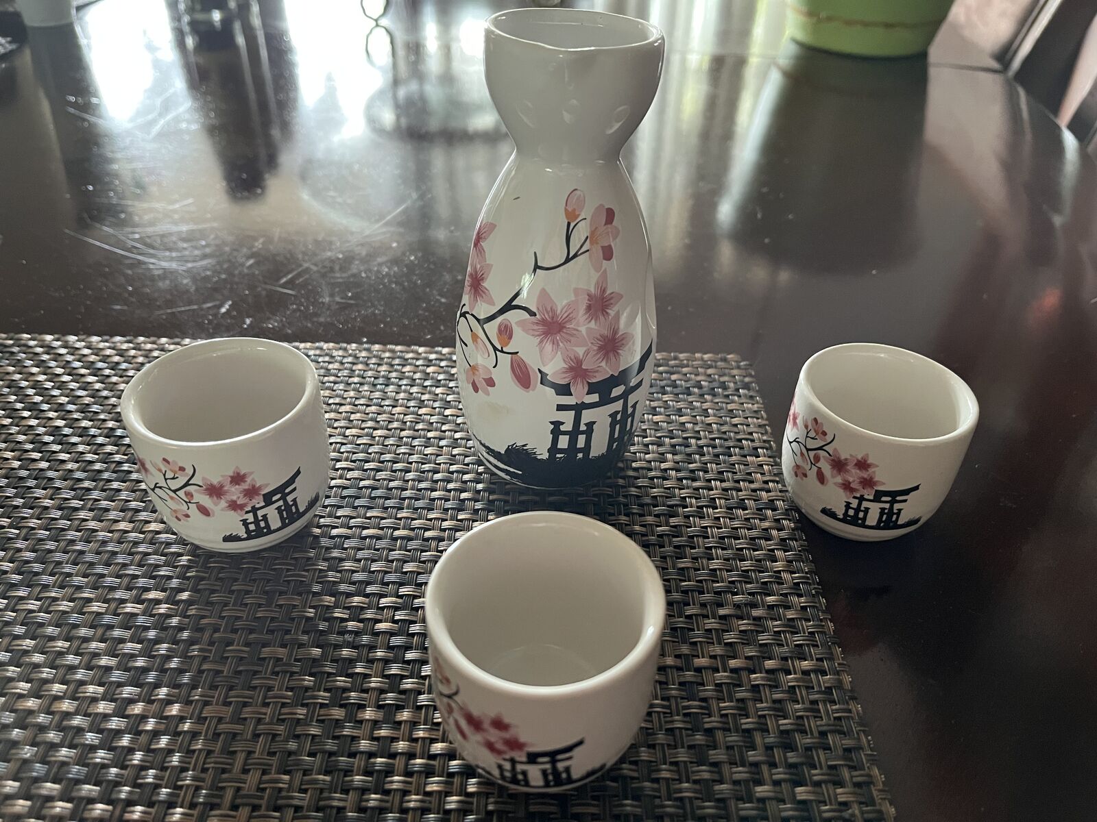 Saki set