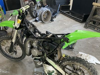 Kawasaki Dirt Bike Project kx100 you can ask for a different price if it’s reasonable