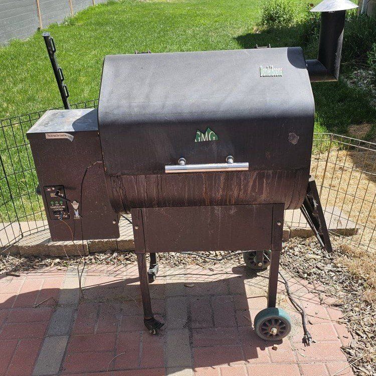 FREE ****GMG Daniel Boone Smoker