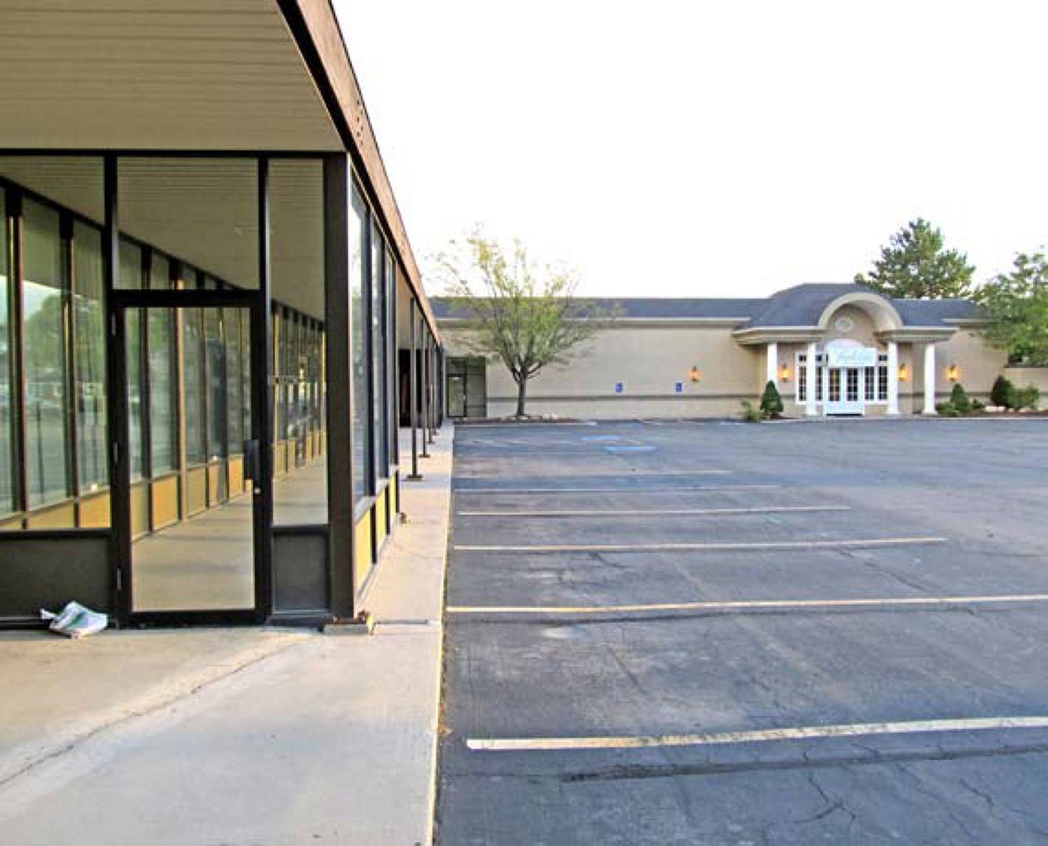 Versatile 9,871 SF Commercial Facility