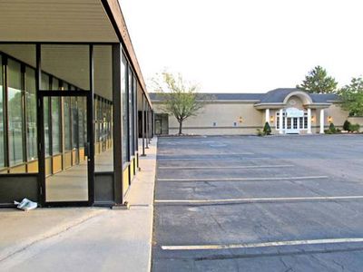 Versatile 9,871 SF Commercial Facility