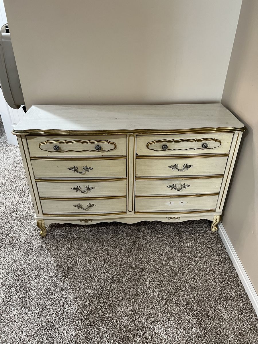 Vintage French Provincial Style Dresser with Gold Trim and 6 Drawers