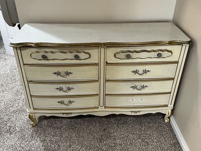 Vintage French Provincial Style Dresser with Gold Trim and 6 Drawers
