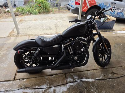 2020 Harley-Davidson Iron 883 – Less then 4,000 Miles – Excellent Condition best offer.