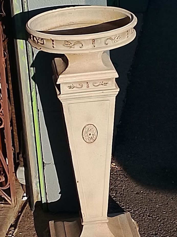 Main image 3