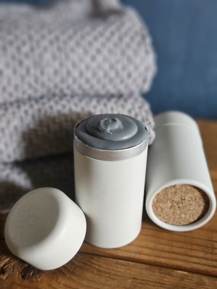 Refillable non toxic deodorant