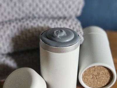 Refillable non toxic deodorant