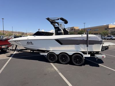 2018 Malibu 24 MXZ Wake/Surf Boat - 615 Hrs, Supercharged Engine, G4 Tower, Upgraded Audio