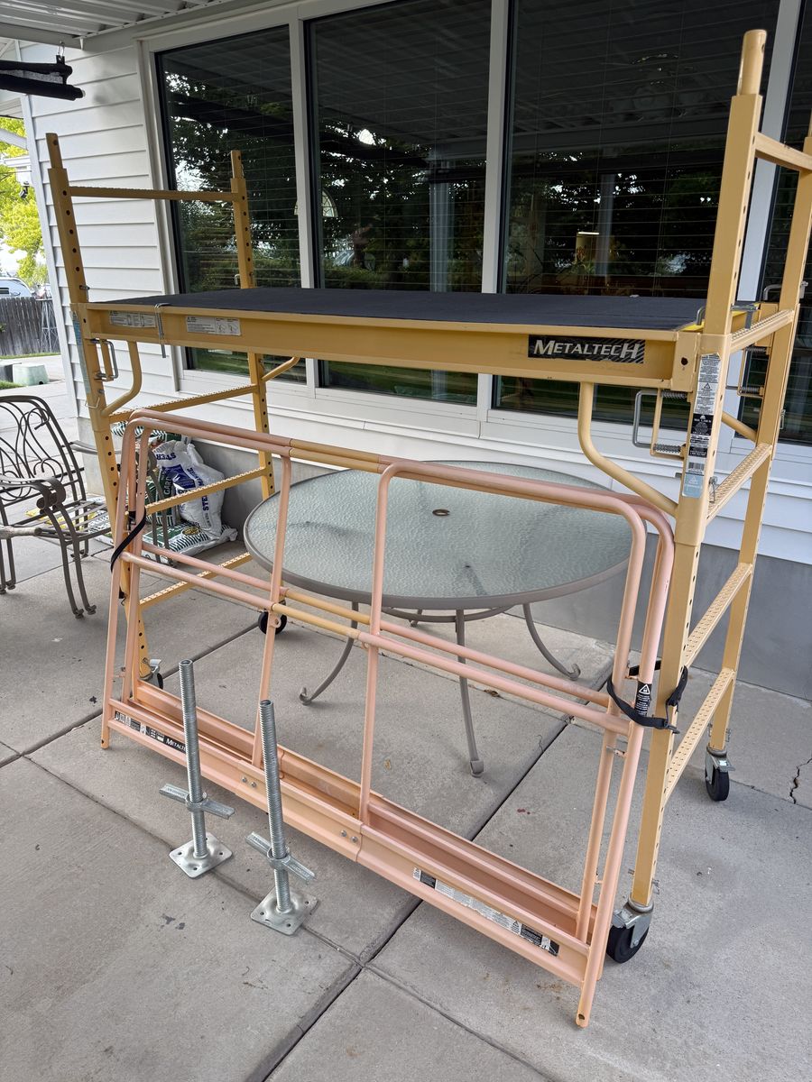 MetalTech 1,100 lbs Capacity Scaffolding
