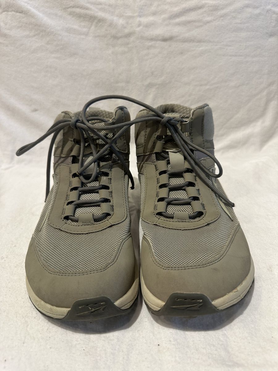 Altra Lone Peak women’s size 9, beige lightweight trail shoes