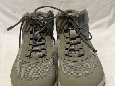 Altra Lone Peak women’s size 9, beige lightweight trail shoes