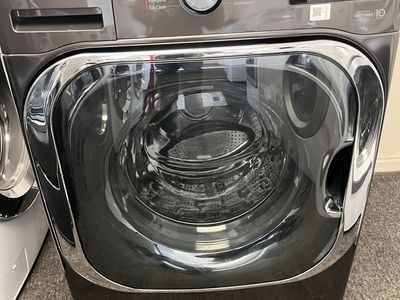 Brand new Lg thinQ mega capacity washing machine