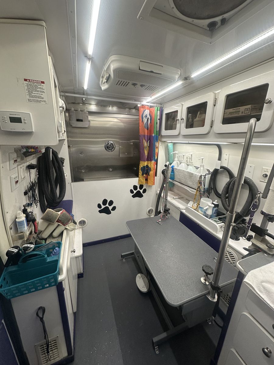 Mobile Dog/Pet Grooming Van 