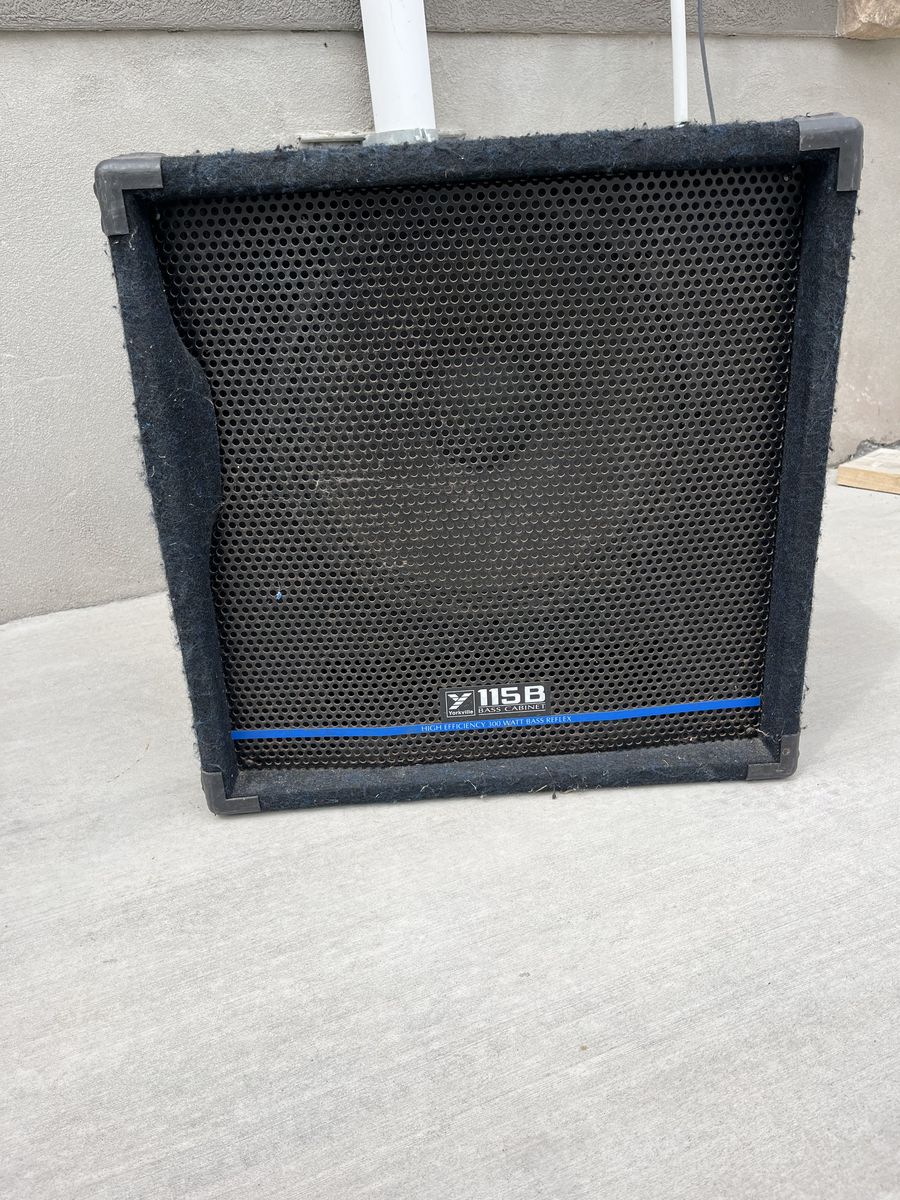 Base speaker