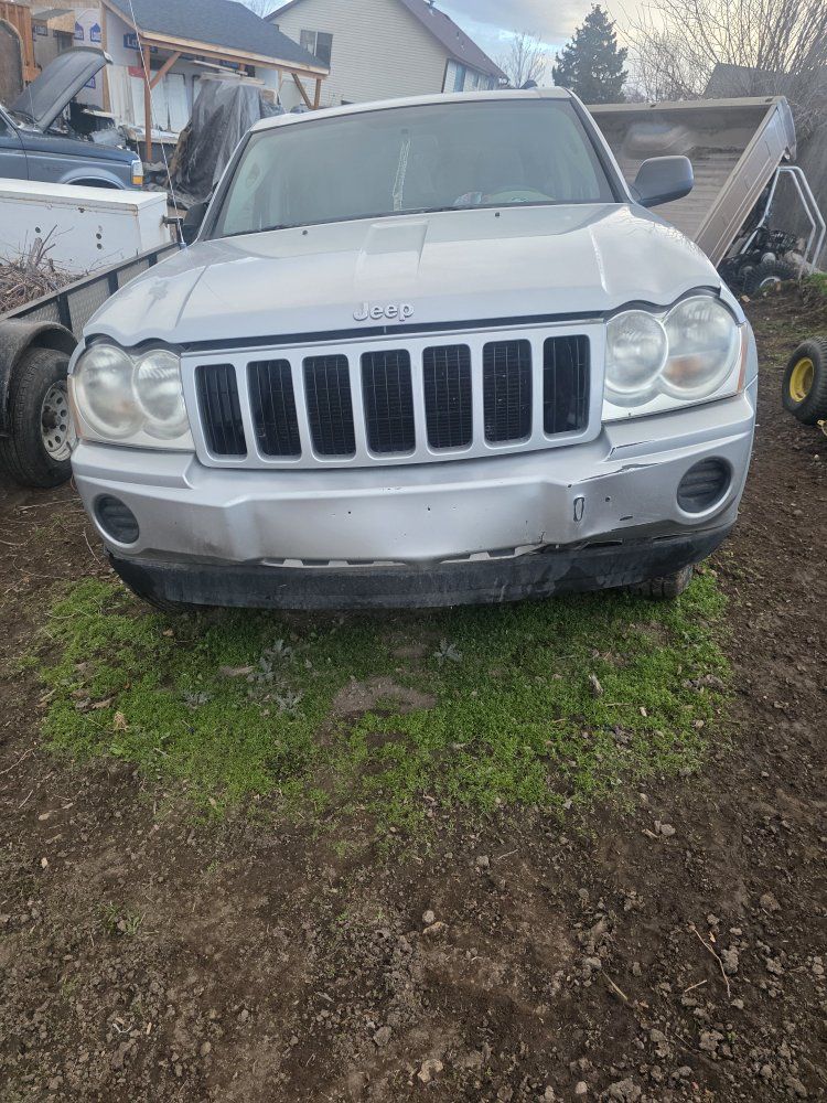 2005 JEEP GRAND CHEROKEE Base