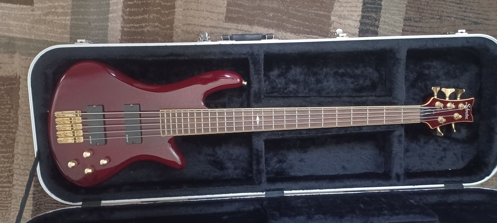 Schecter 5 String Bass