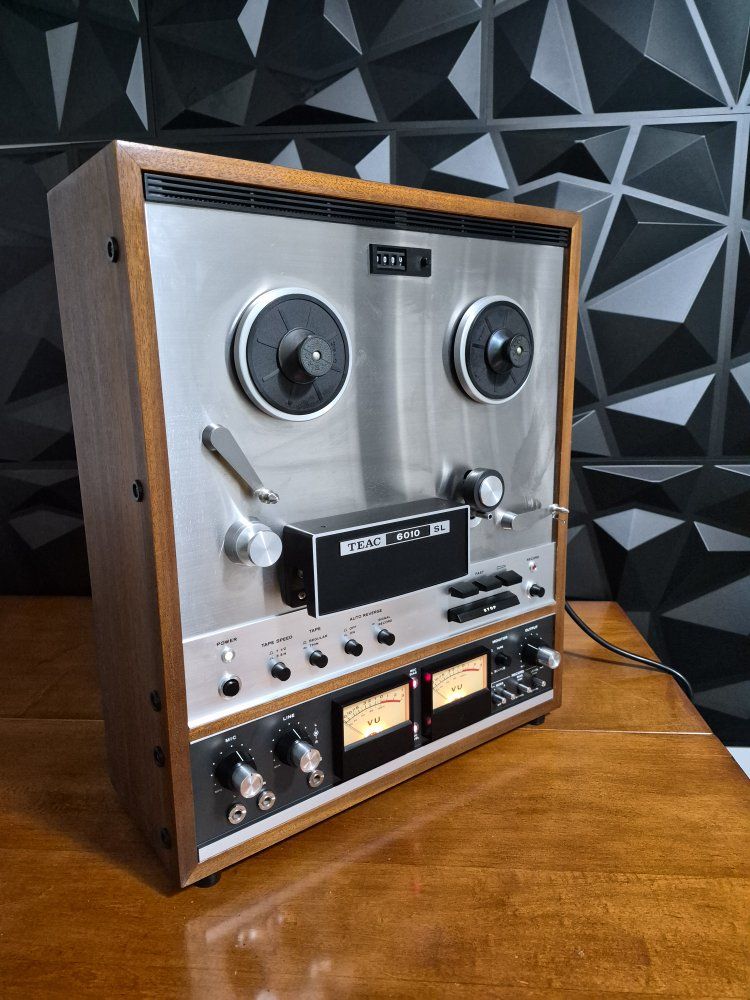 TEAC -6010SL 1/4" 2-Track Reel to Reel Tape Recorder.