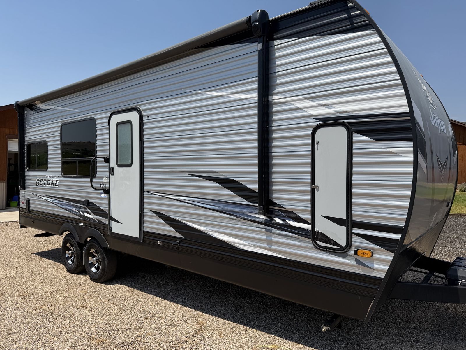 2021 Jayco Jay Flight Octane Travel Trailer Toy Hauler - Excellent Condition