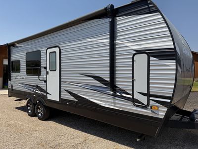 2021 Jayco Jay Flight Octane Travel Trailer Toy Hauler - Excellent Condition