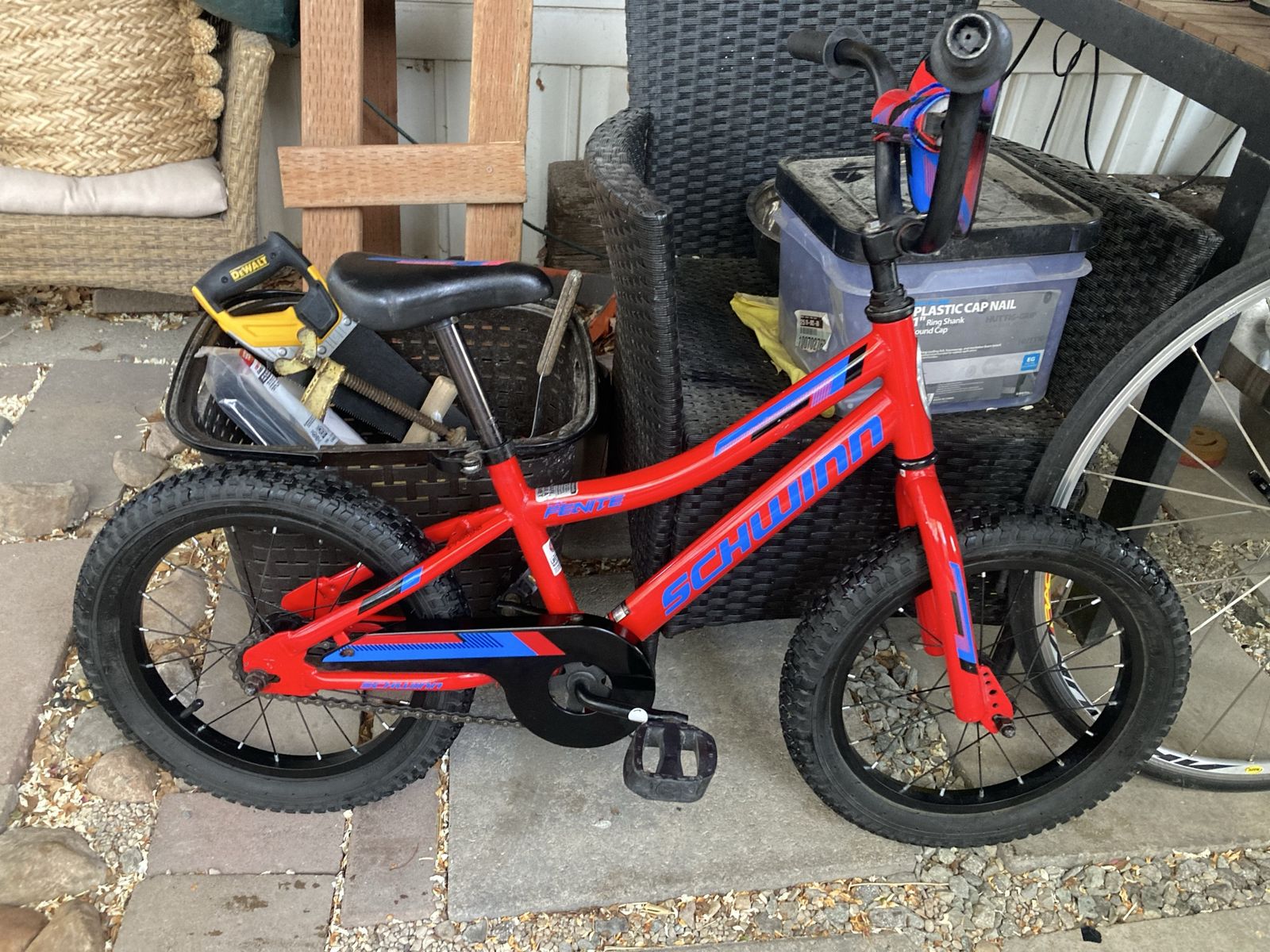 Schwinn Smartstart Fenite 16inch Kids Bike