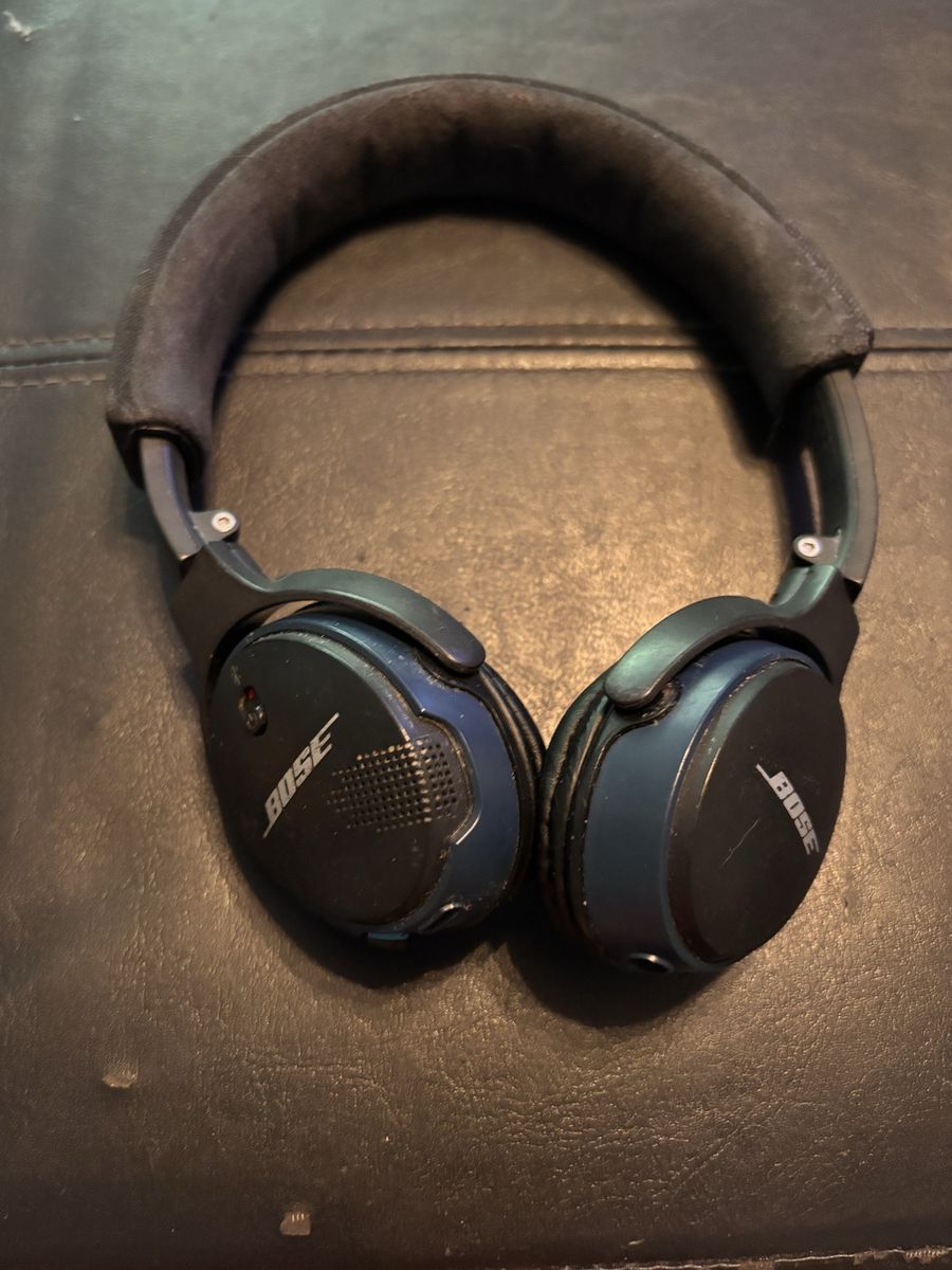 Bose On-Ear Wireless Headphones - Black (Used)