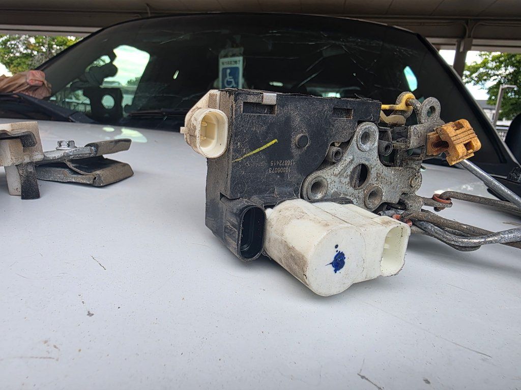Used Car Door Glass, Handle, Window Regulator & Latch - Electrical Auto Parts