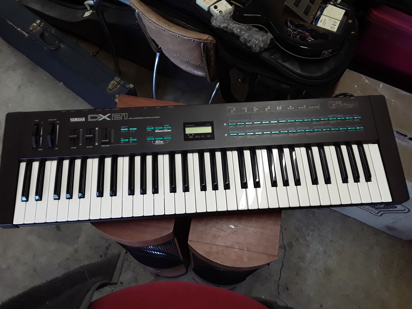 Yamaha DX21 Programmable Algorithm Synthesizer 1985 - Black