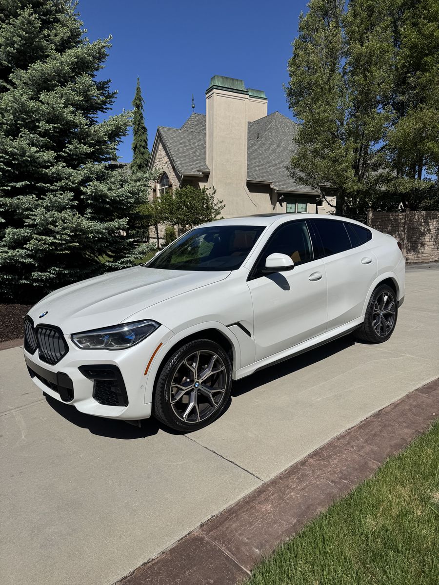 2022 BMW X6 xDrive40i