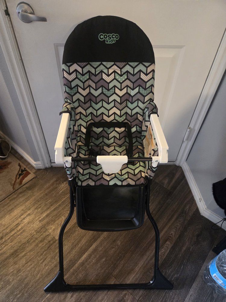 Cosco Kids Simple Fold High Chair - Great Condition!!!