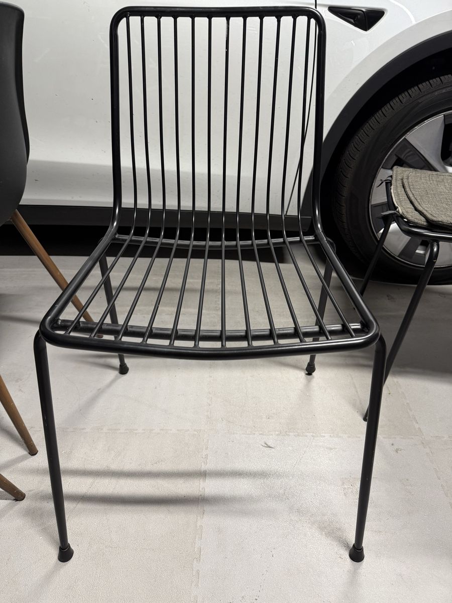 Modern Black Metal Wire Dining Chair with Cushion