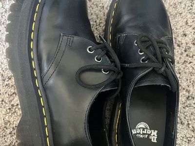 Like new Dr. Martens Oxford W9/M8