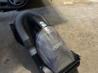 Hand vacuum.