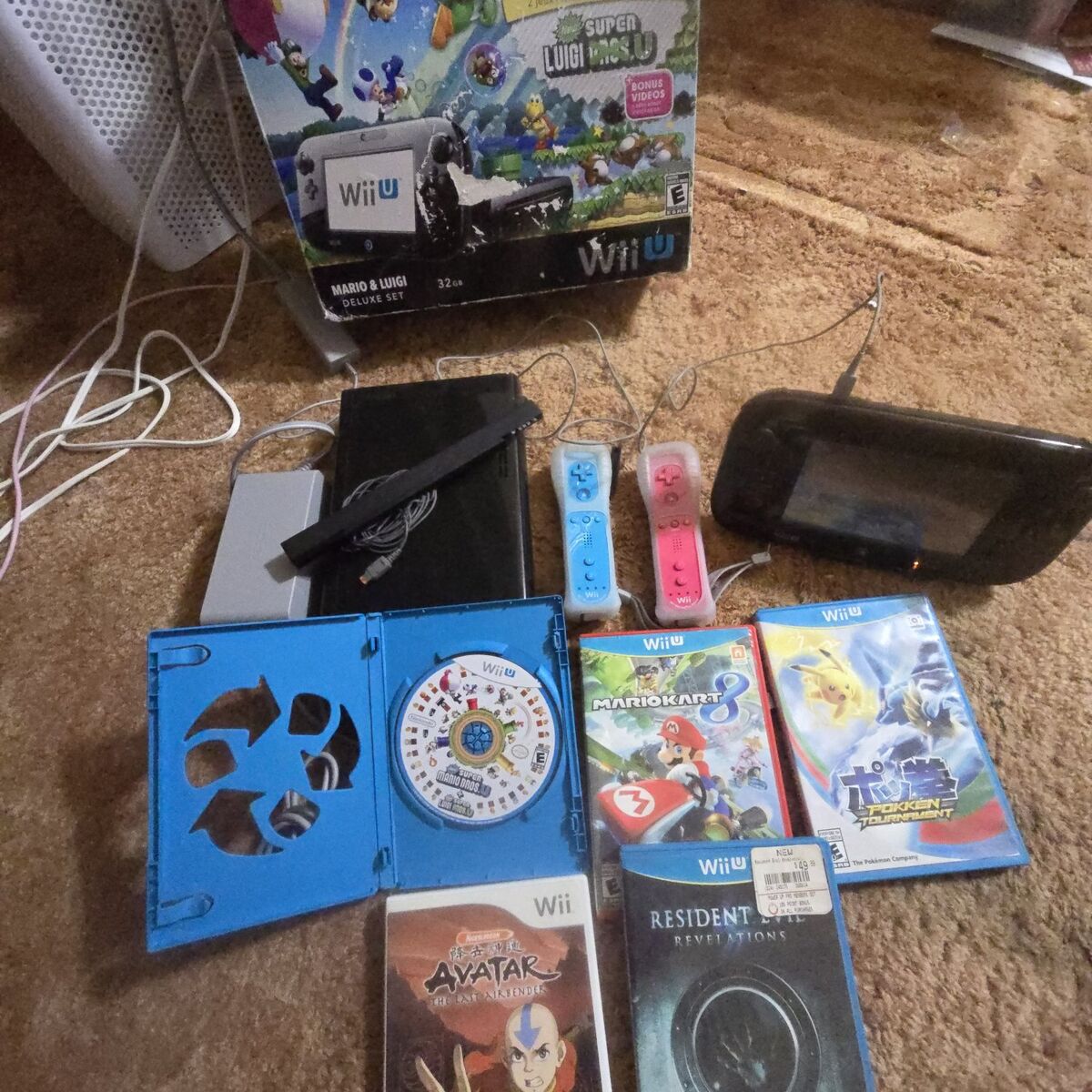WII U CONSOLE COMPLETE WITH 5 GAMES (LIKE NEW)