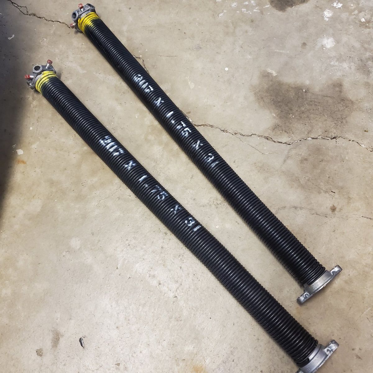 Garage door torsion springs