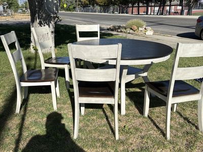 Round dining table with 5 chairs