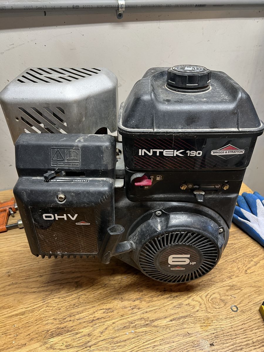 6 hp Briggs and Stratton Engine