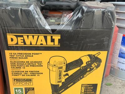DeWalt 15GA Pneumatic Nail Gun