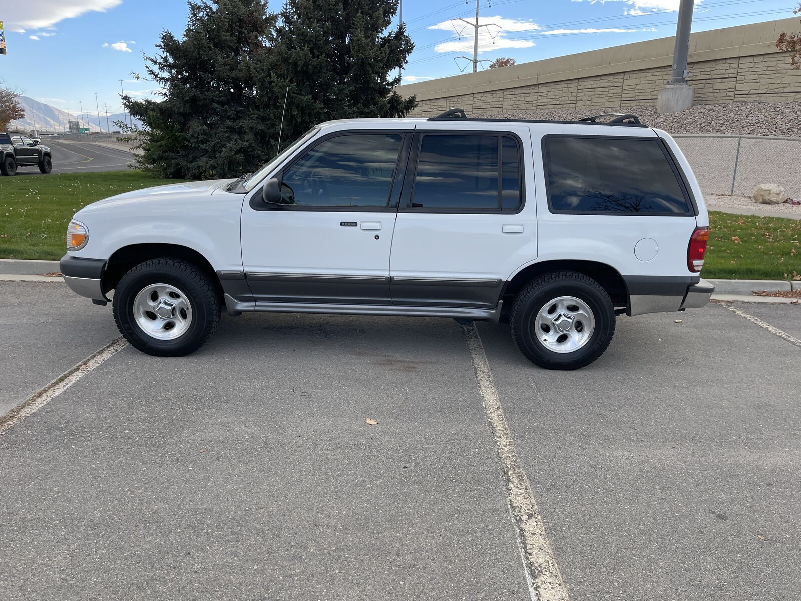 2000 FORD EXPLORER XLT