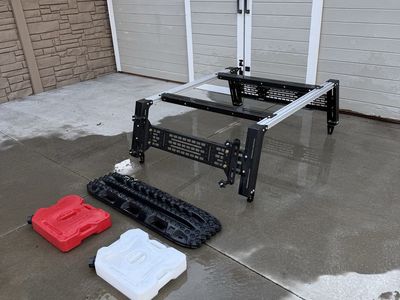 OVERLAND BED RACK FOR 2016-2023 TOYOTA TACOMA SHORT BED **Missing keys**