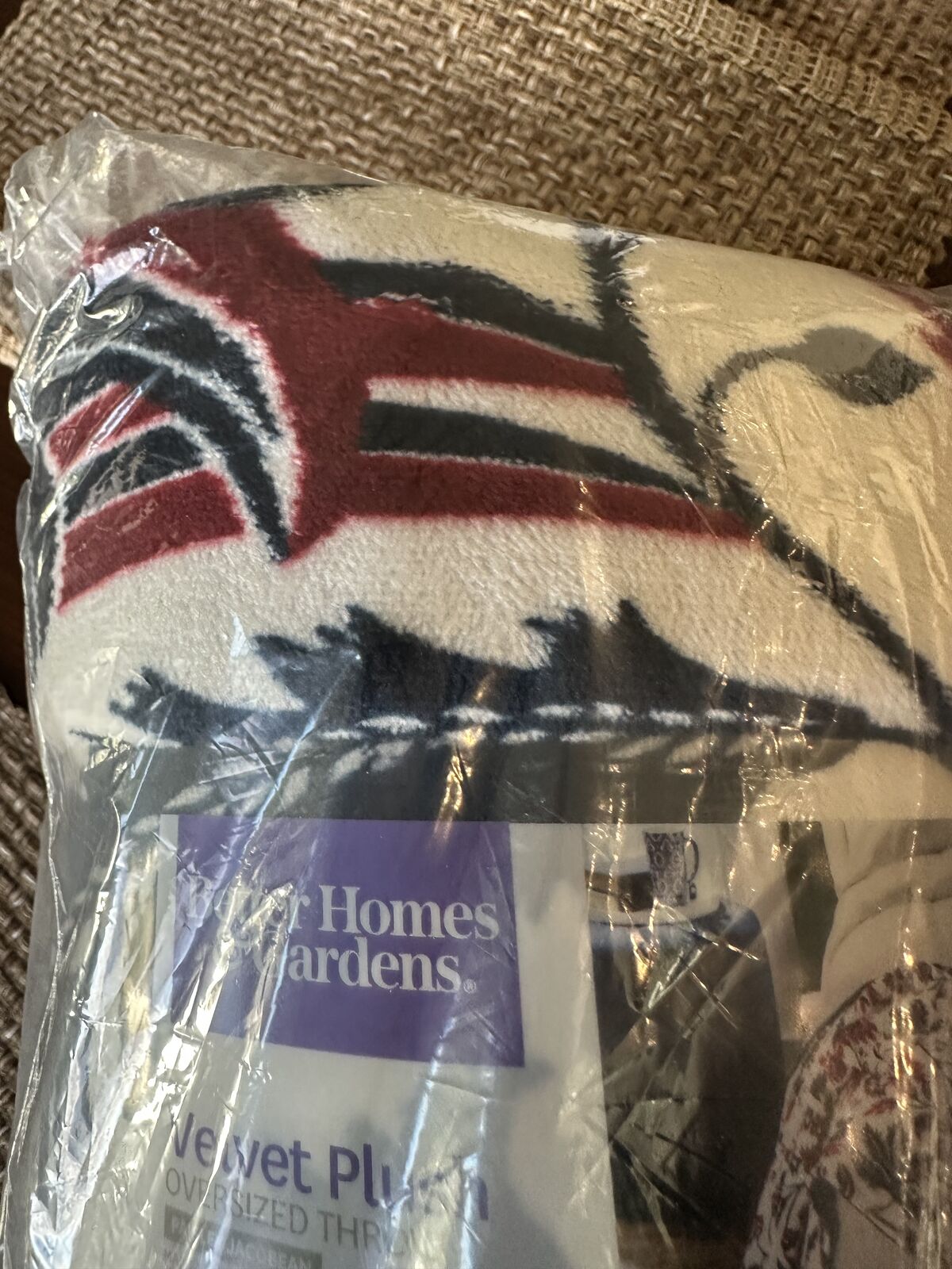 New Better Homes & Gardens Oversized Velvet Plush Floral Throw 50in x 70in