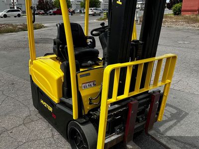 Nice Hyster 3-wheel electric forklift