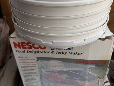 Nesco American Harvest Snackmaster Food Dehydrator & Jerky Maker FD-27
