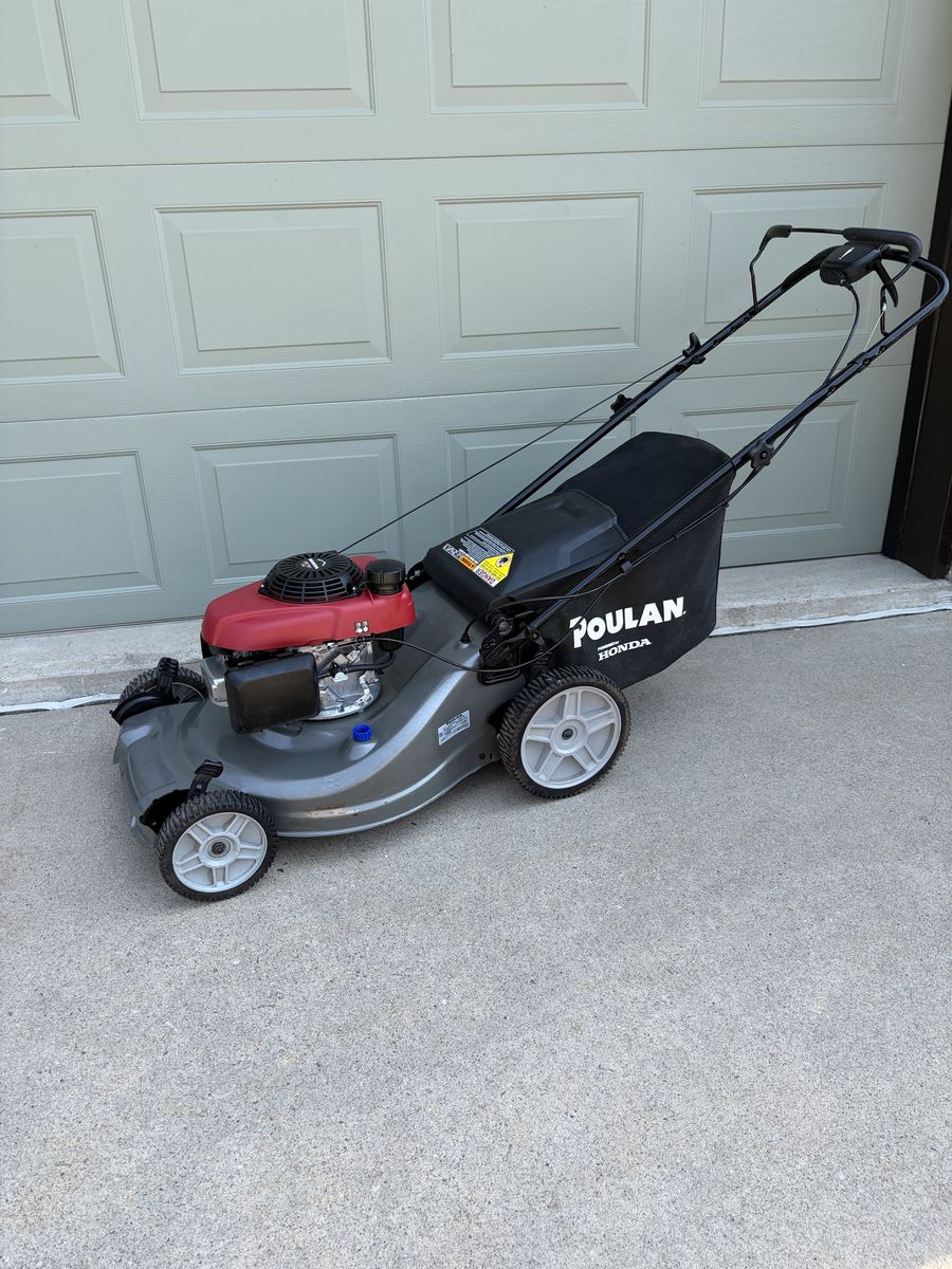 Poulan Pro Gas Walk-Behind Lawn Mower with Honda GCV 160 Engine - In New Condition!