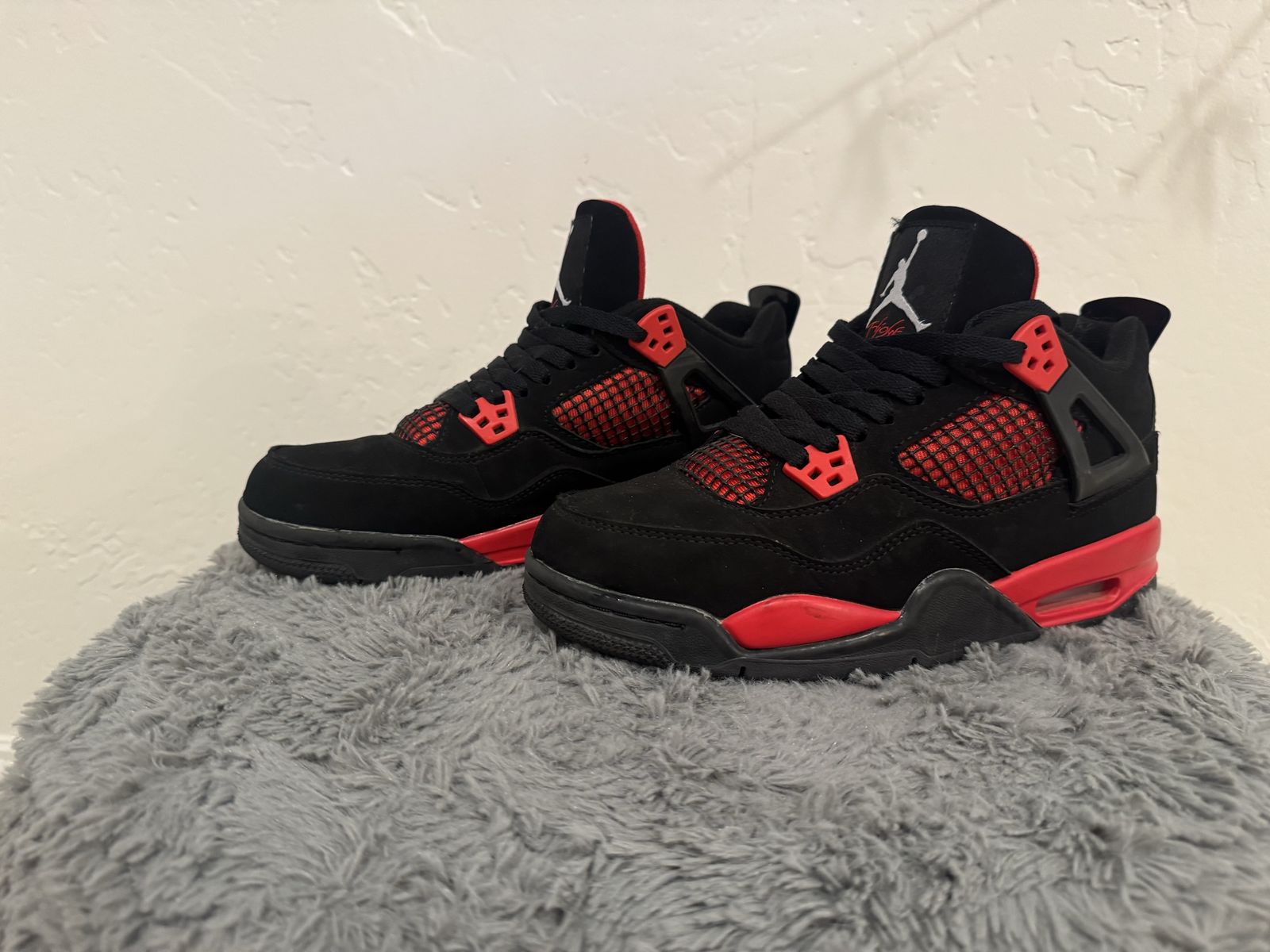 Air Jordan 4 Retro Thunder Red Black Sneakers Size 8